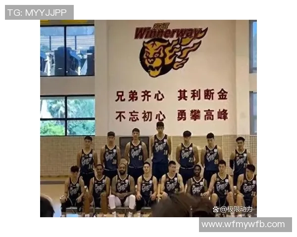 CBA广东队与新疆队昨晚激战比分揭晓精彩瞬间回顾 CBA广东队与新疆队昨晚激战比分揭晓精彩瞬间回顾