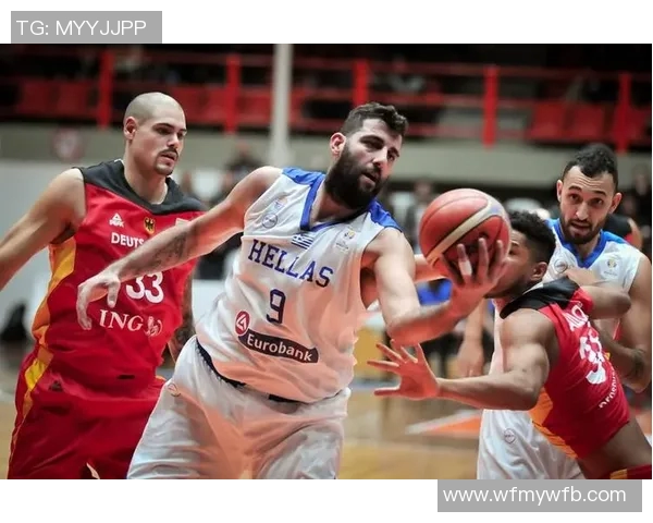 深圳篮球队在世锦赛中的灵活性展现与战术分析 深圳篮球队在世锦赛中的灵活性展现与战术分析