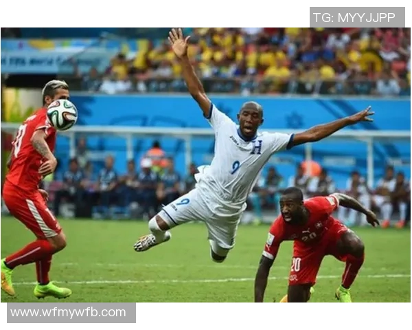 足球明星假摔经典瞬间盘点揭示绿茵场上的戏剧与技巧 足球明星假摔经典瞬间盘点揭示绿茵场上的戏剧与技巧