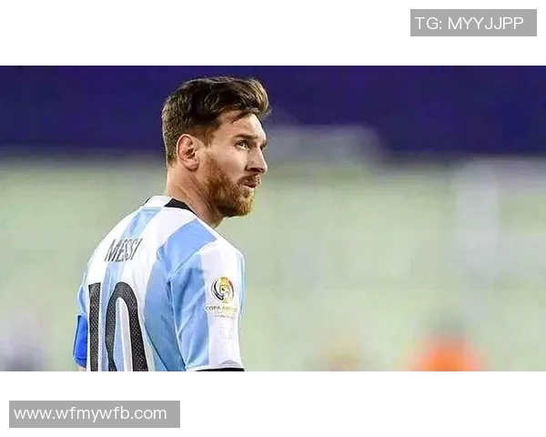 足球明星风采大揭秘:从梅西到C罗的传奇旅程与成就展示 足球明星风采大揭秘:从梅西到C罗的传奇旅程与成就展示